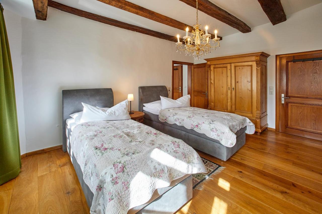 Quellenhof - Wohnen Im Denkmal - Wohnung "Hirtenturm" บลังเคินไฮม์ ภายนอก รูปภาพ