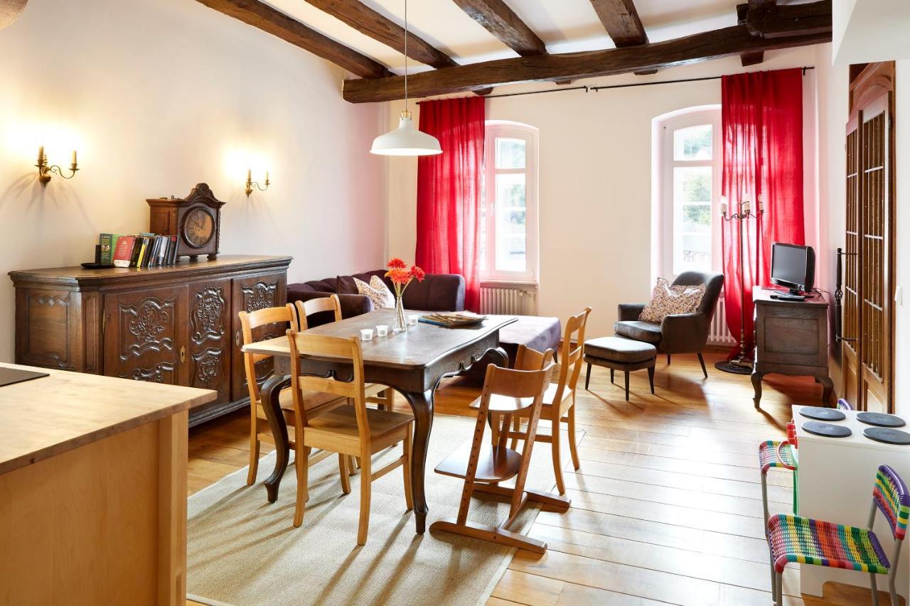 Quellenhof - Wohnen Im Denkmal - Wohnung "Hirtenturm" บลังเคินไฮม์ ภายนอก รูปภาพ